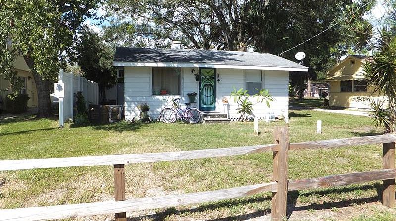 2nd image of 2811 Hawthorne St