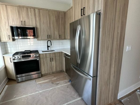 2258 N Southport Ave