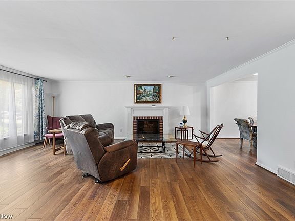 4th image of 354 47th St NW