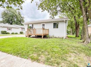 614 S Main St, Canton, SD 57013