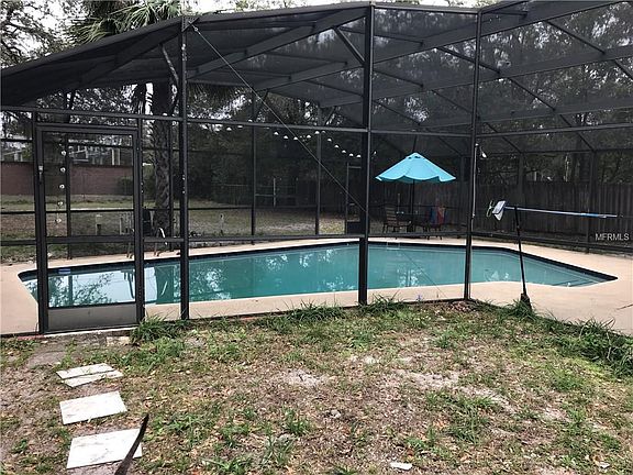 4th image of 217 Hamlin Dr