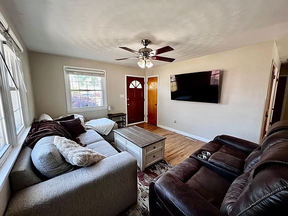 3rd image of 1114 Woodland Terrace Dr