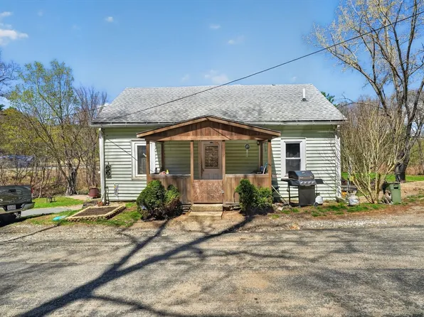 3 Hog Hollow Rd, Shelburne Falls, MA 01370