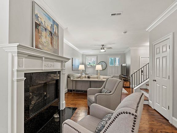 5th image of 700 Bennett St Unit B