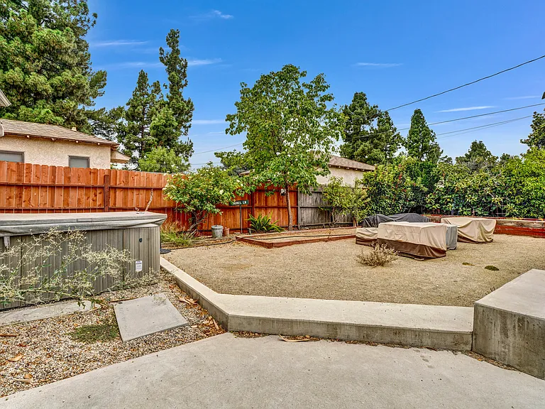 2909 W Clark Ave — Photo 20