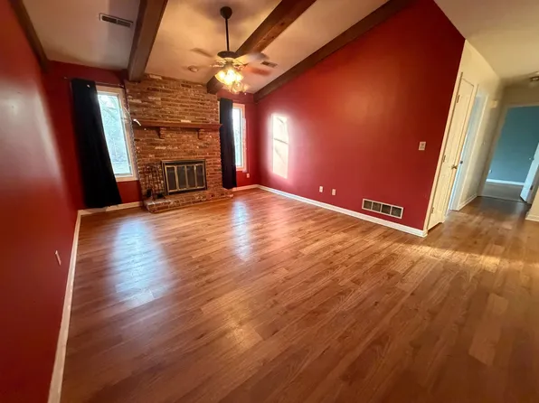 106 E Green Meadows Rd APT 2, Columbia, MO 65203