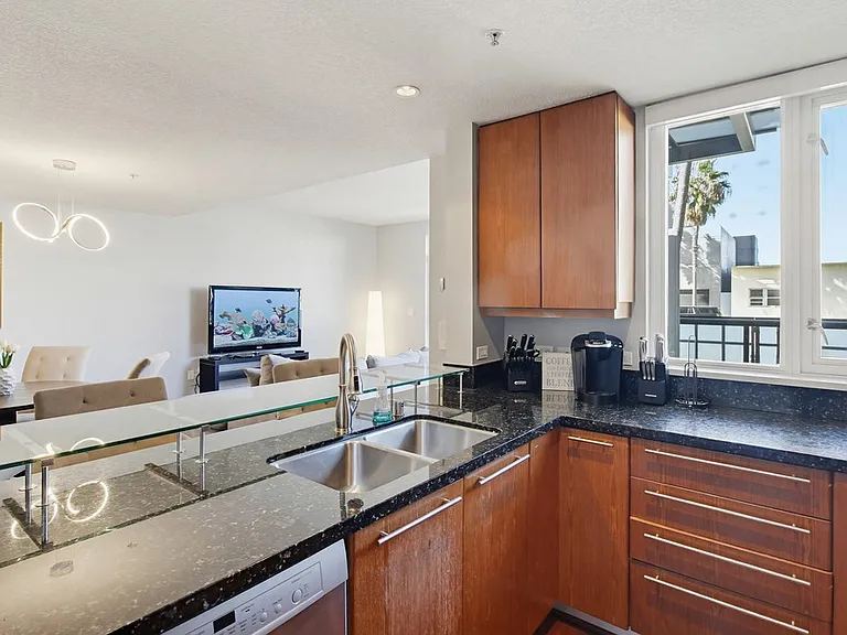 1169 Pacific Hwy #107 — Photo 12