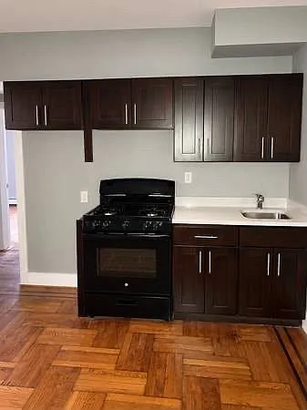 2 bed, 650 sqft, $1,750 — Photo 4