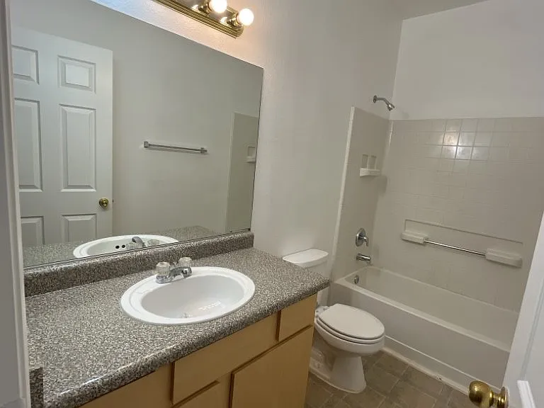 4915 E Russell Rd #142-8 — Photo 23