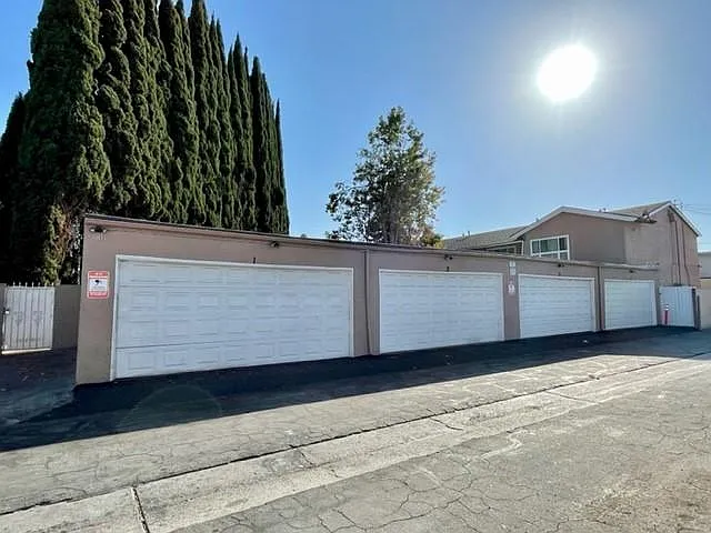 1811 W Sallie Ln #C10 — Photo 24
