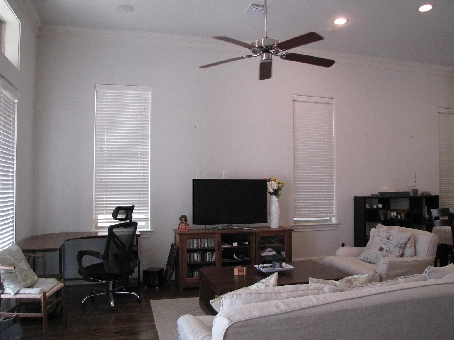 3 bed, 3.5 bath, 2169 sqft, $2,695 — Photo 3
