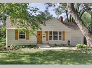 4905 W 70th St, Prairie Village, KS 66208