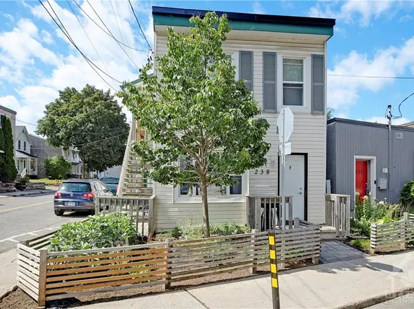 238 Marier Ave #4, Ottawa, ON K1L 5R3