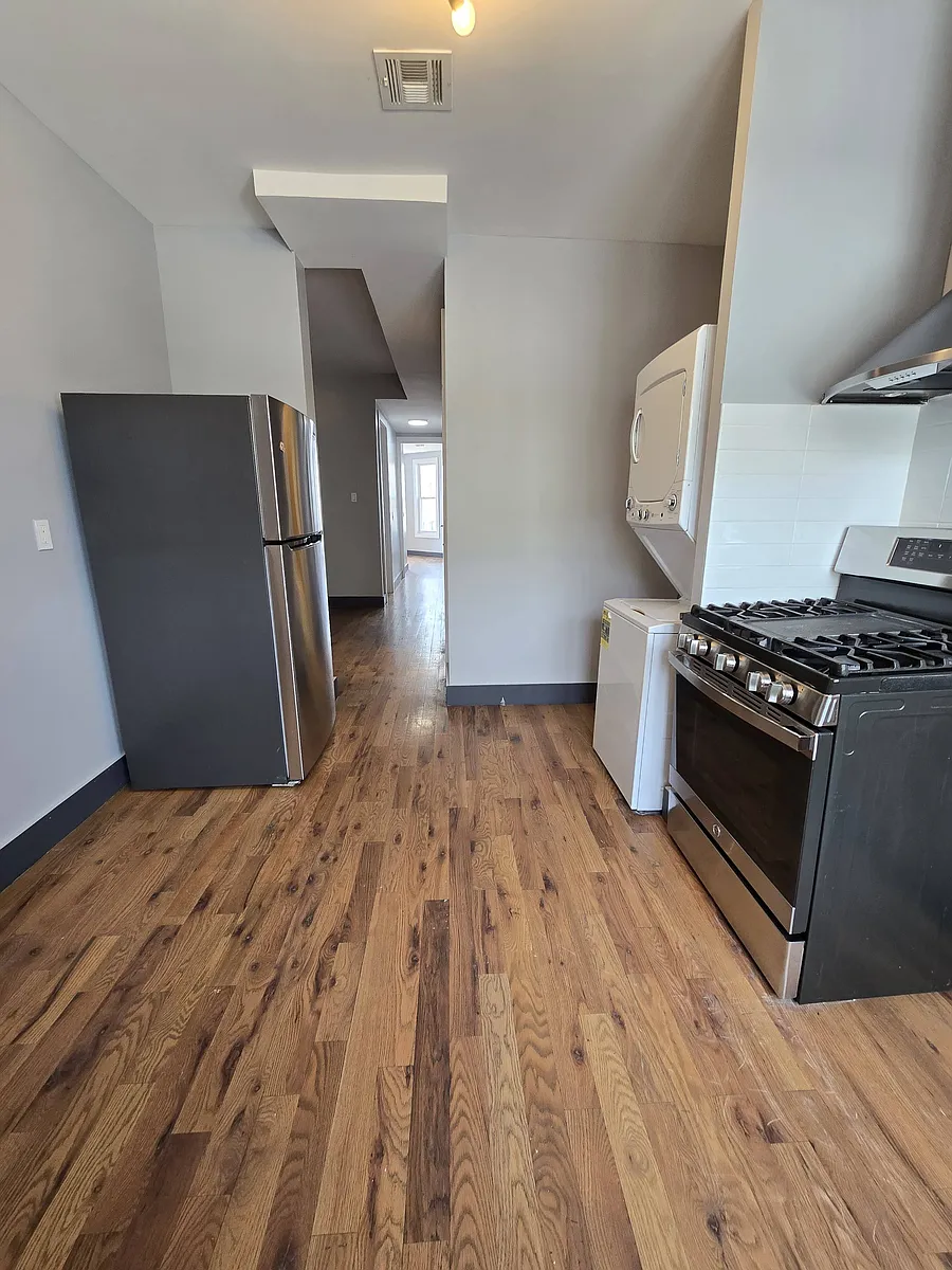 Building Photo - 74 Baldwin Ave #2R