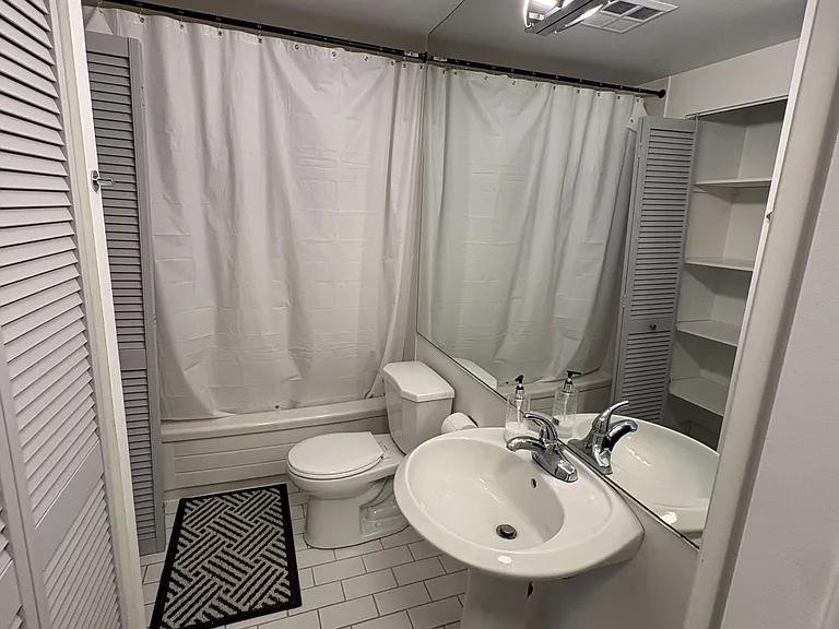 80 Charles St E #502 — Photo 17