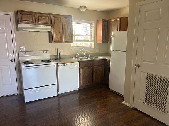 4th image of 104-116 N Cumberland Ave #110
