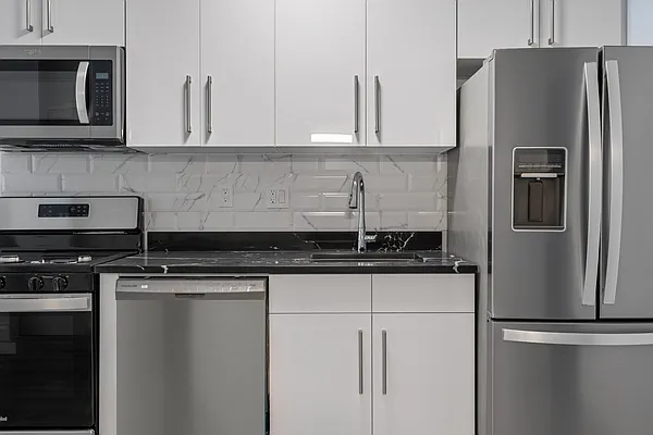 142 Huron Street #5D in Greenpoint, Brooklyn | StreetEasy