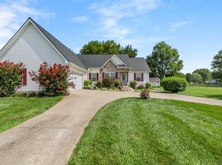 80 New Cut St, Horse Cave, KY 42749