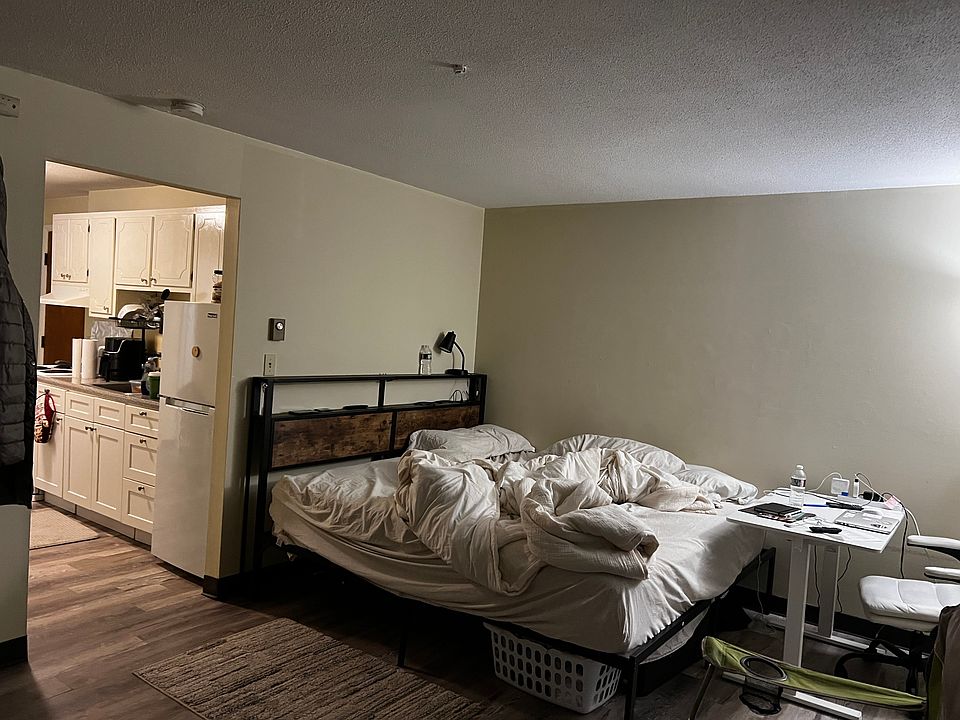 2nd image of 17 Cross St APT 2