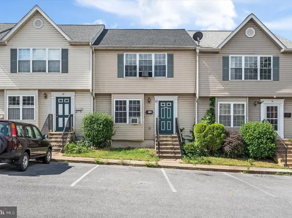 122 Georgetown Sq, Martinsburg, WV 25401