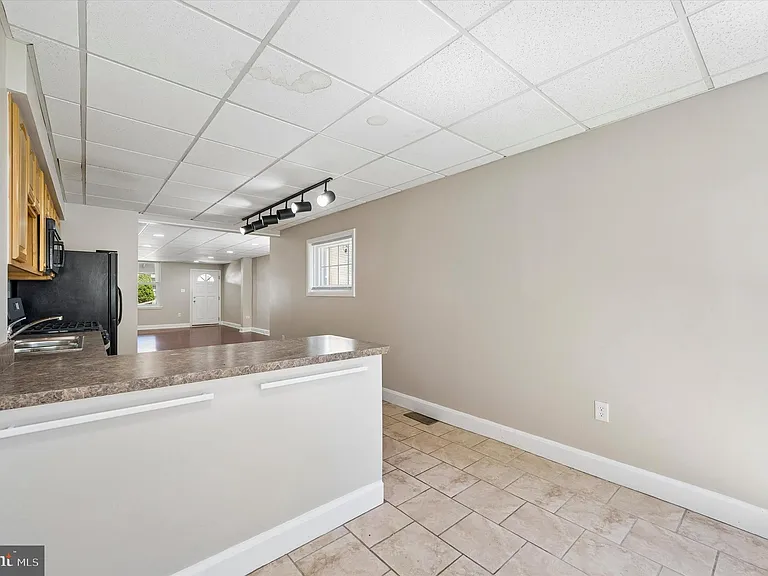 431 Iroquois St — Photo 7