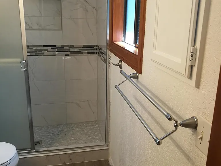 5210 Highland Dr — Photo 14