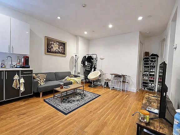 3rd image of 39 Malcolm X Blvd #3G