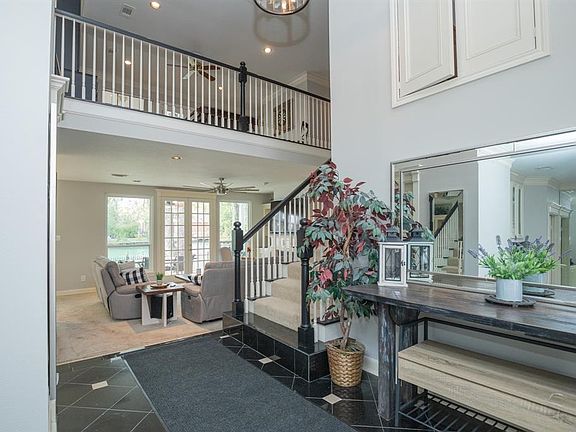4th image of 4206 Woodlake Ln
