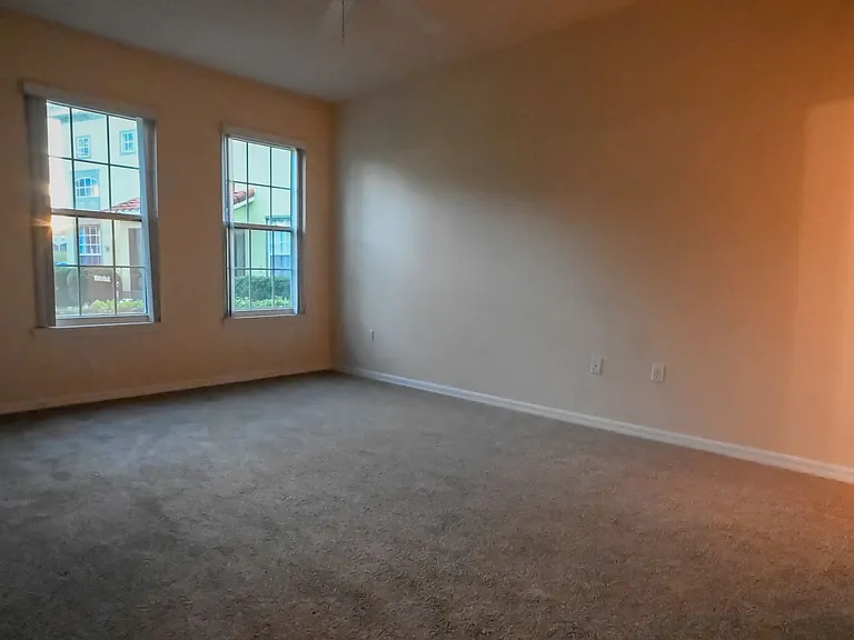 704 Monroe Cir #D — Photo 16