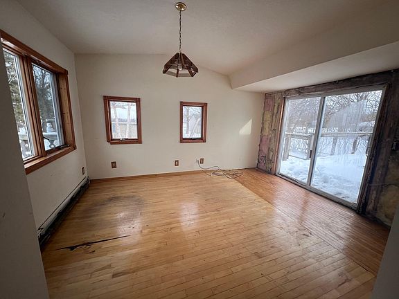 3rd image of 2513 19th St N