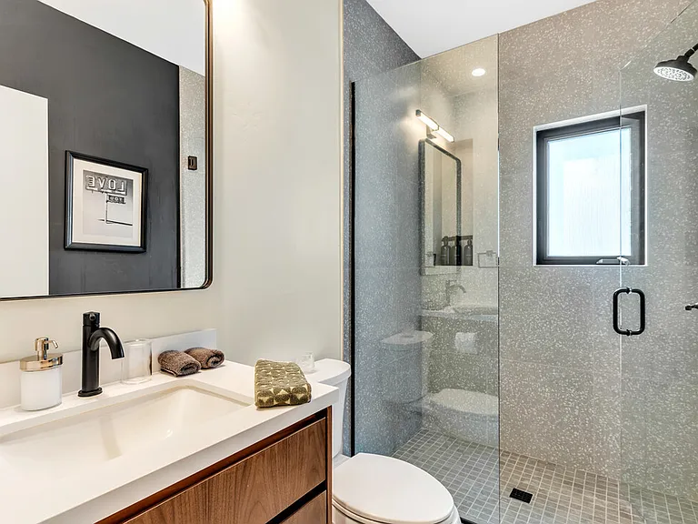806 N Cleveland St #2 — Photo 33