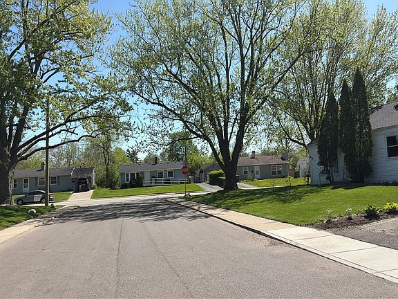 5th image of 102 Madera Cir