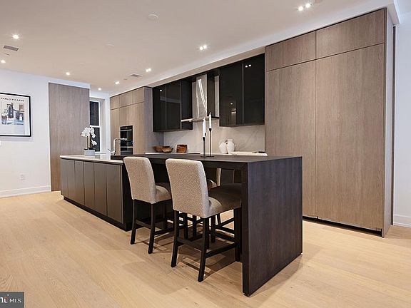 3rd image of 124 N 2nd St #4