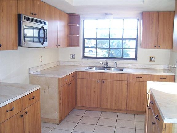 5th image of 155 W Cedarwood Cir