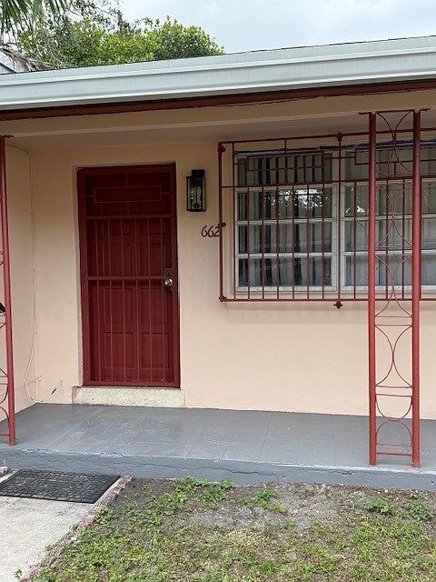 1st image of 662 NE 132nd St #662