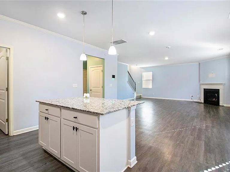 1083 Shadow Glen Dr — Photo 10