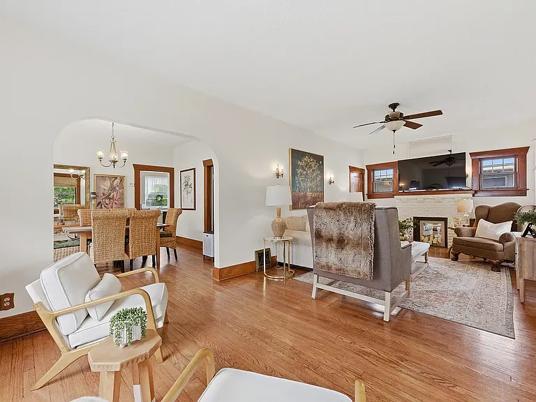 411 N Clifton Ave — Photo 6