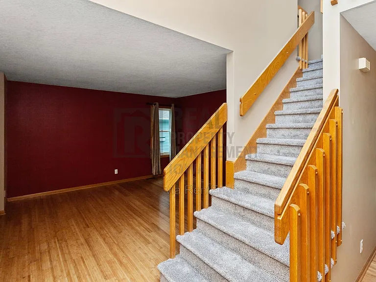 8912 Highland Oaks Dr — Photo 2