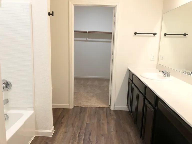 921 Bois D Arc Ln — Photo 11