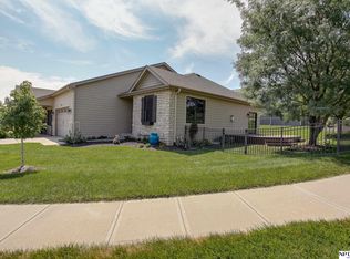 5810 157th St, Omaha, NE 68116