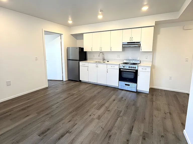 4238 S. Western Ave. — Photo 23