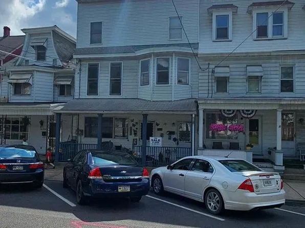 136 S Market St #138, Shamokin, PA 17872
