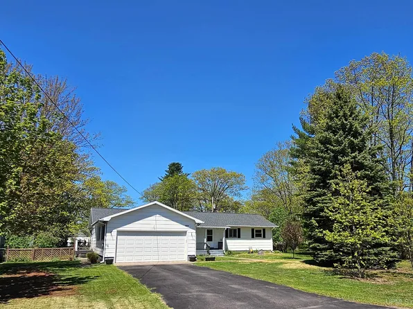 23224 Chippewa Trl, Dollar Bay, MI 49922