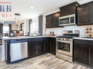 2333 Upland Rd, Pingree Grove, IL 60140