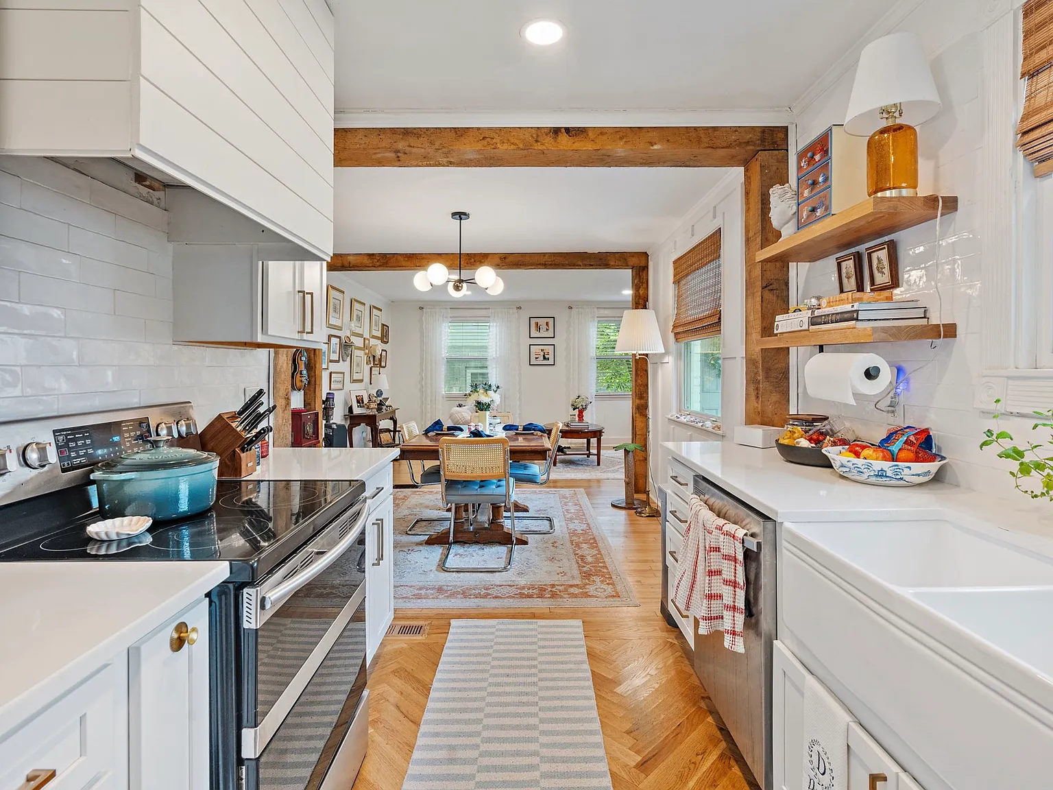 2 bed, 1100 sqft, $2,295 — Photo 3