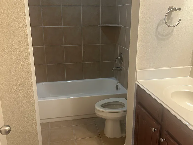 950 Henderson St #1320 — Photo 21
