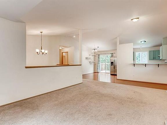 4th image of 10728 211th Avenue Ct E