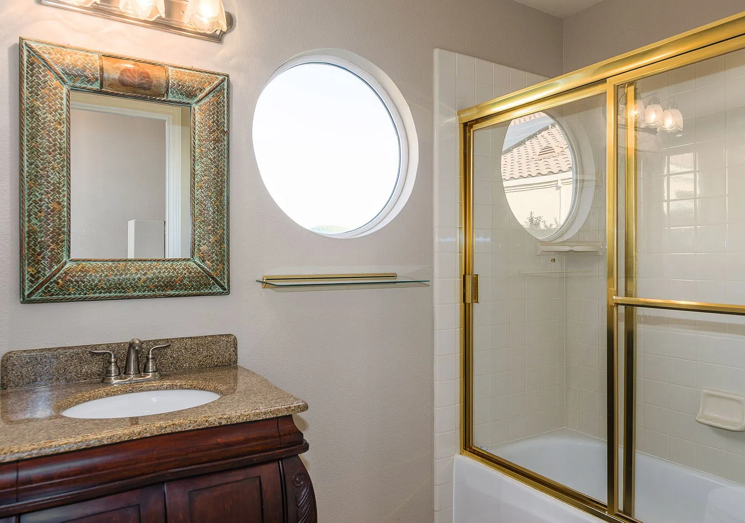 Desirable Gated Community With Breathtaking Water views — Photo 4