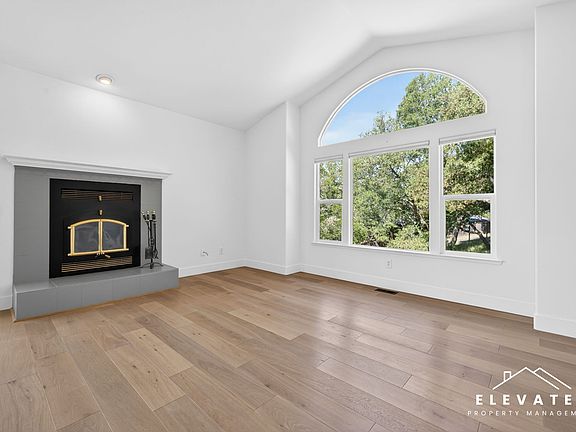 5th image of 9400 Chalk Hill Rd