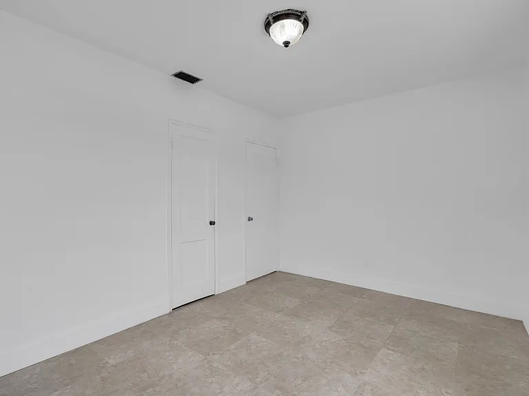 1040 SW 73rd Ct — Photo 20